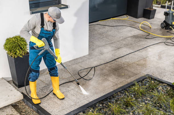 Why Choose Our Certified Pressure Washing Experts for Your Project Needs in Meadow Oaks, FL?